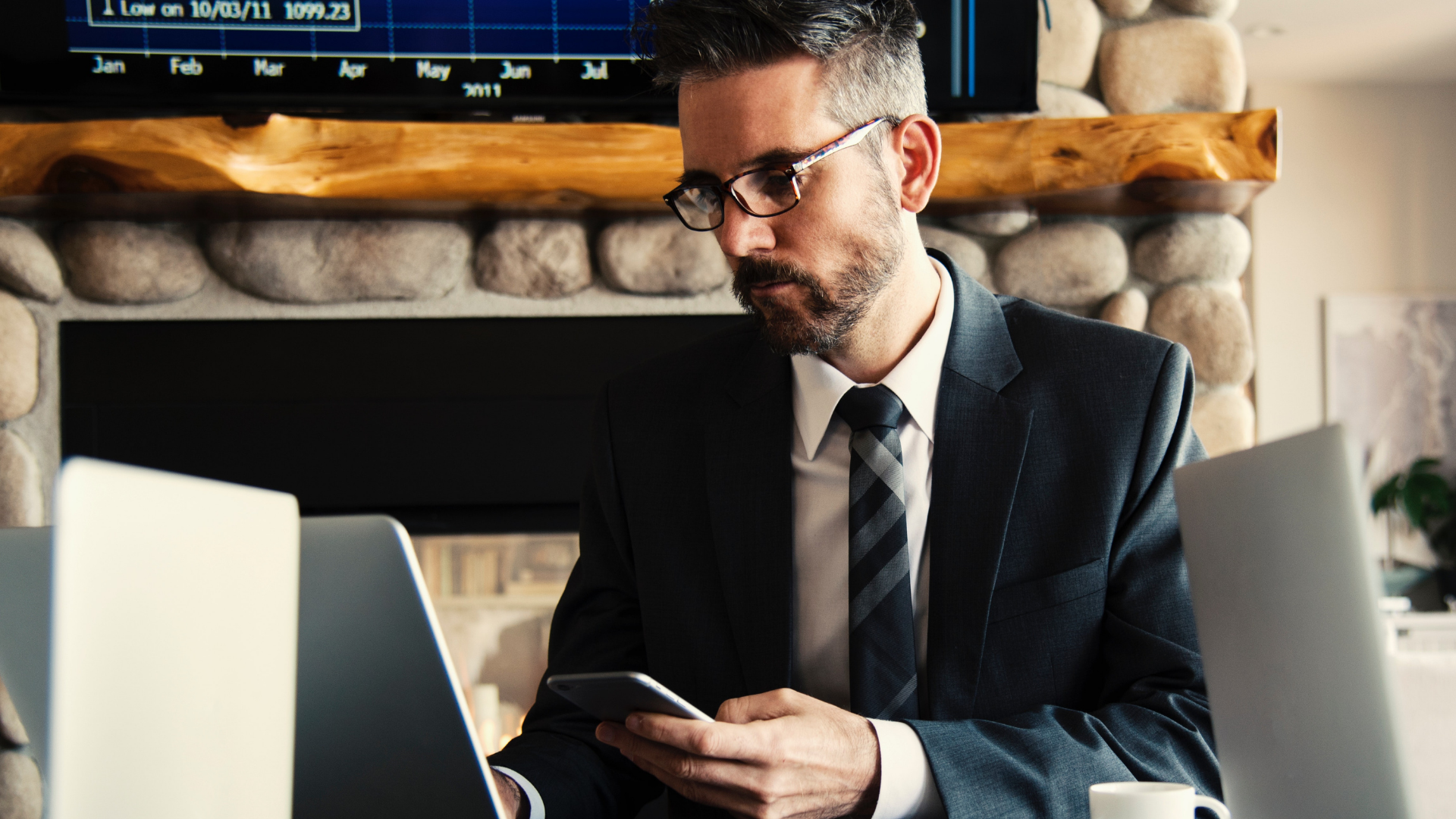 businessman-using-laptop